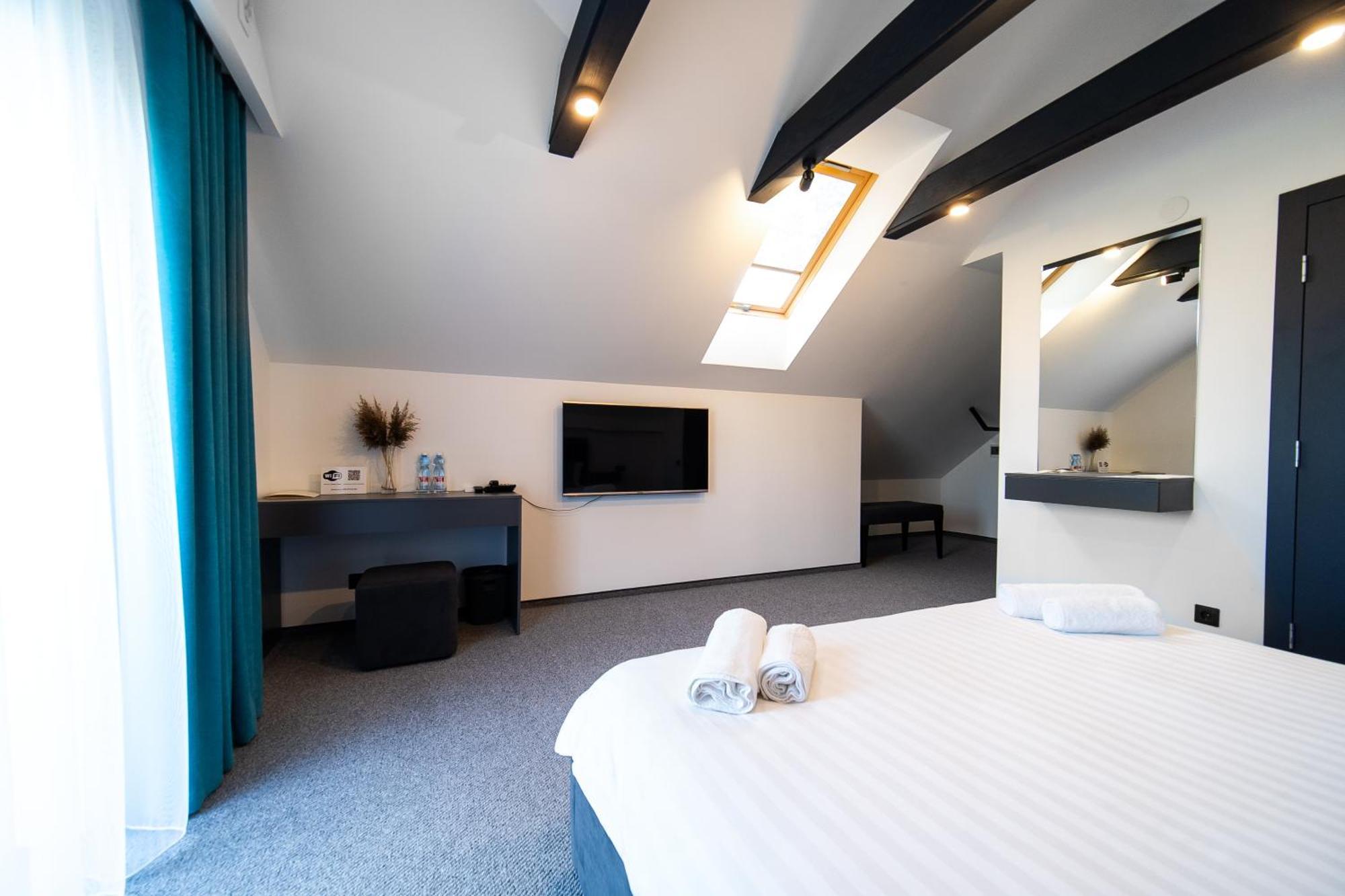 Royal Wood Hotel Rokytne  Esterno foto