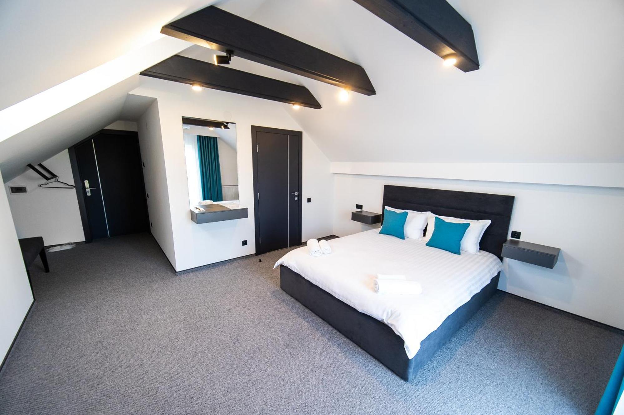 Royal Wood Hotel Rokytne  Esterno foto