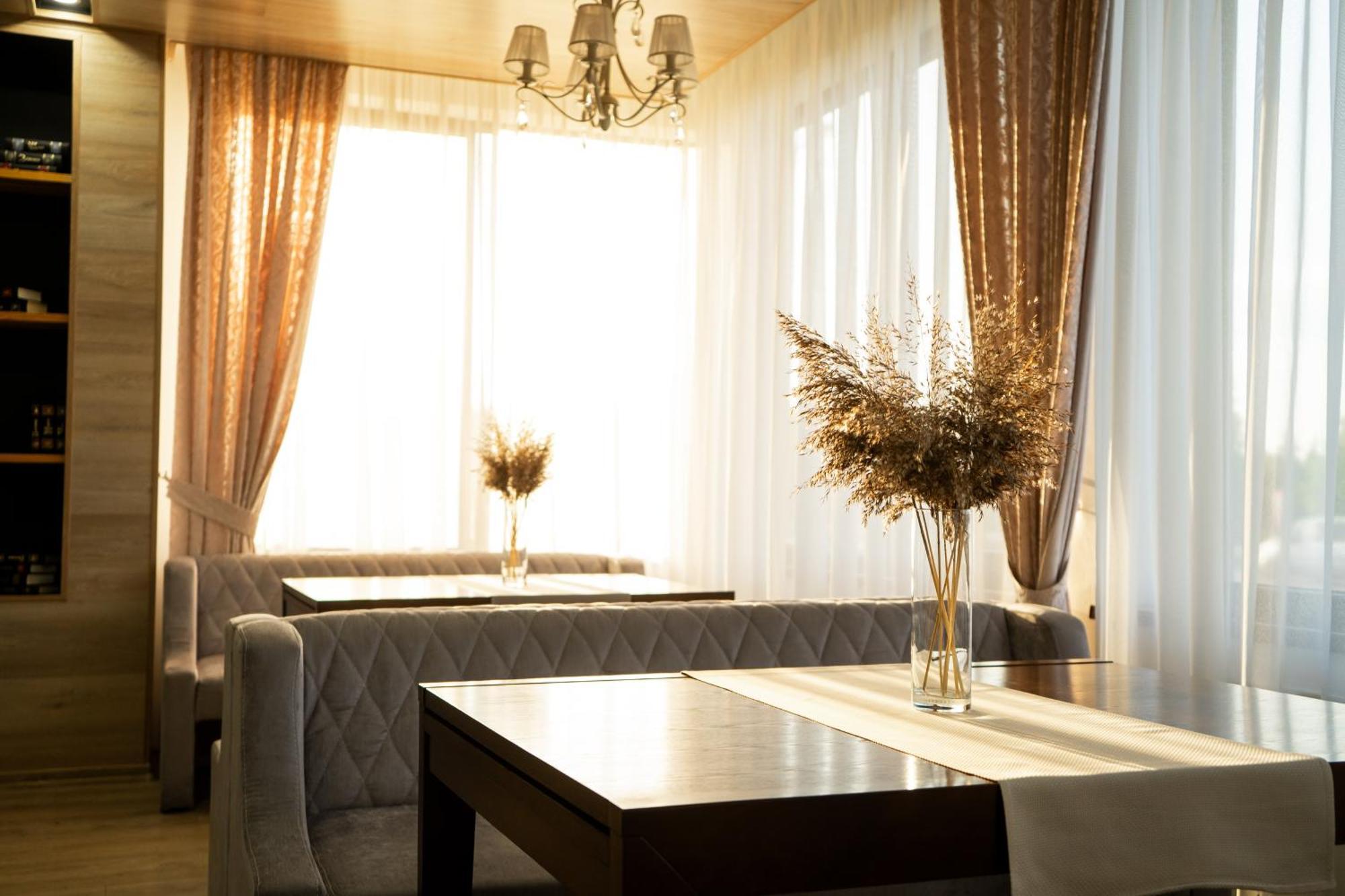 Royal Wood Hotel Rokytne  Esterno foto